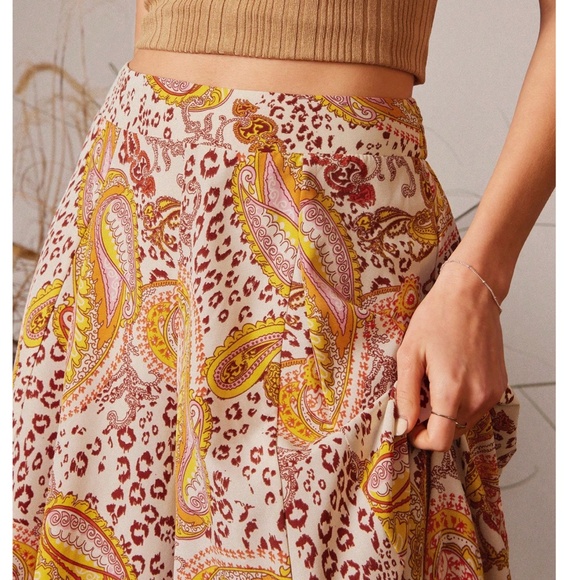 Boho Paisley Leopard Print Wide Ruffle Leg pants - Picture 4 of 6